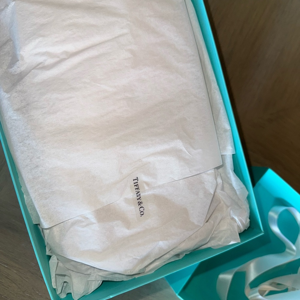 Tiffany & Co. Blue Ceramic Container Planter Large - Picture 7 of 8